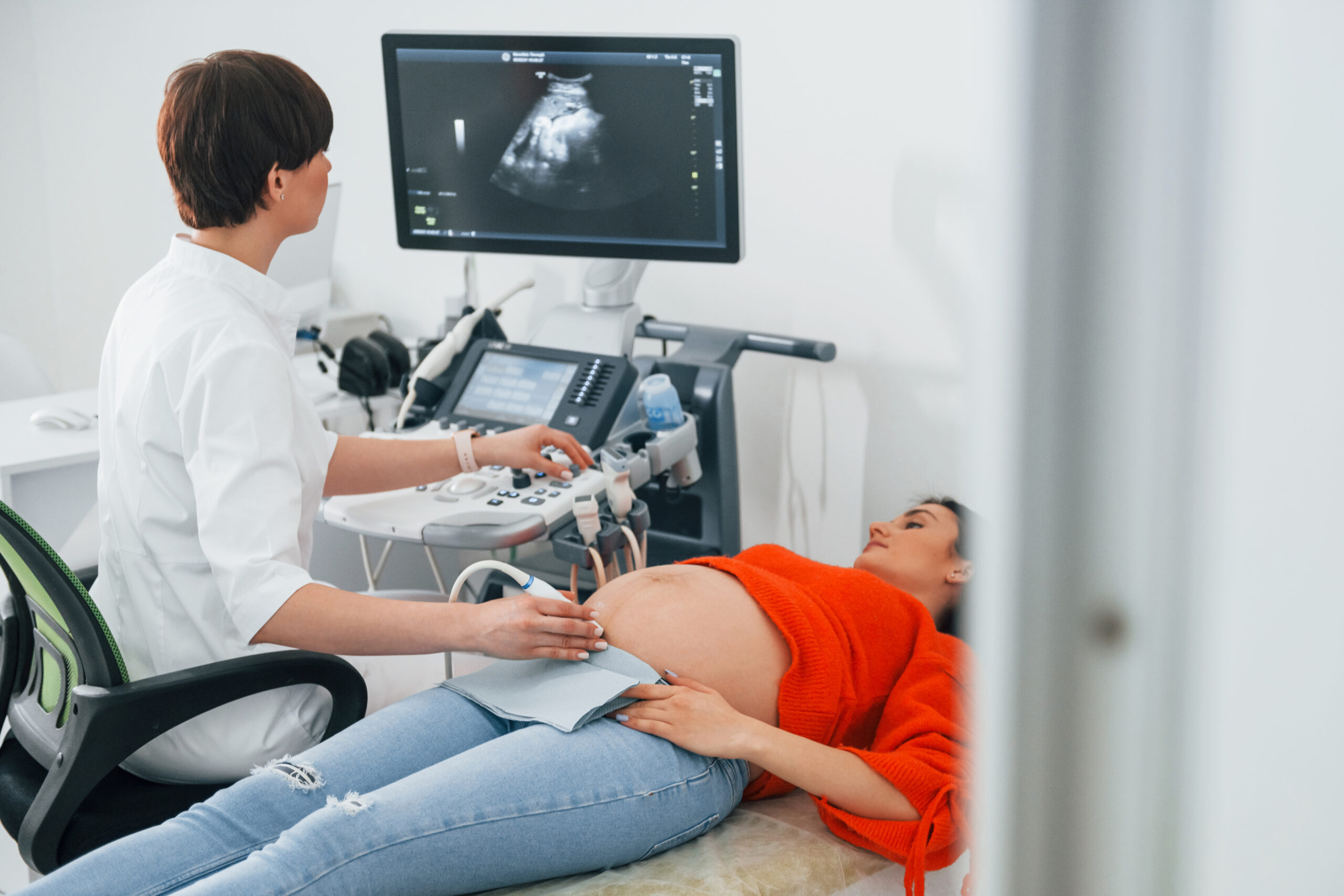 Private ultrasound training session in progress
