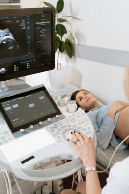 Elective ultrasound training manual and screen view